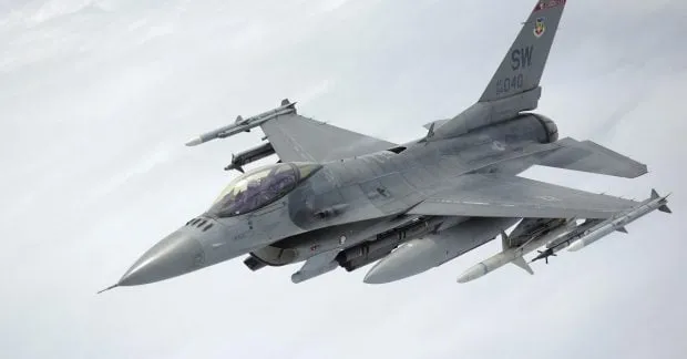 f-16 fighting falcon — UA news