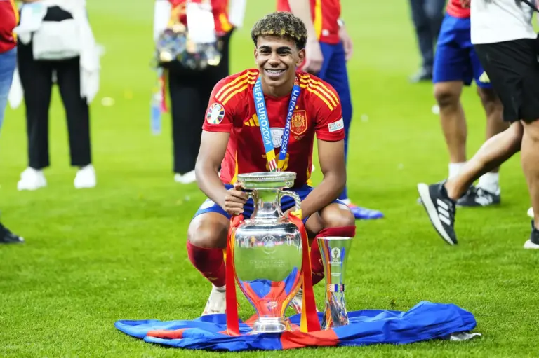 ламін ямал — UA news